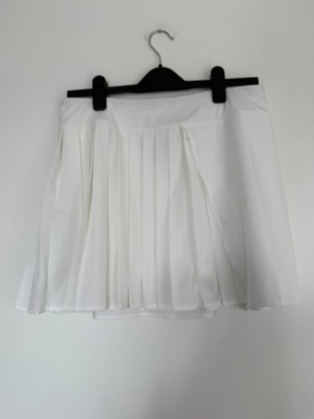 $90 Retail Lolë White Pleated Tennis Skort Built-In Shorts Athletic Skirt Medium - Picture 2 of 10
